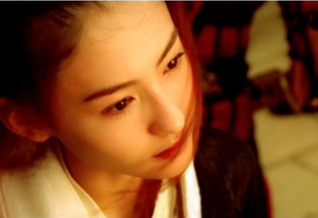 张柏芝拍艳照原因,张柏芝当年为什