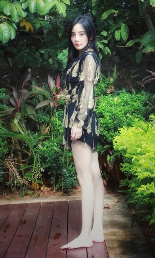 李小璐身高，李小璐体重(李小璐个人资料体重)