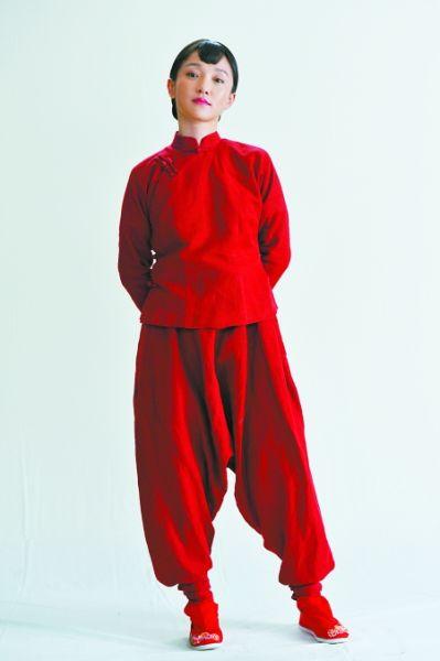 电视剧红高粱演员表，高粱红了所有(高粱红 电视剧演员表)