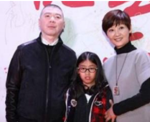 冯小刚徐帆有孩子吗,徐帆为何不能(冯小刚和徐帆为什么没有孩子) 冯小刚徐帆有孩子吗,徐帆为何不能(冯小刚和徐帆为什么没有孩子)