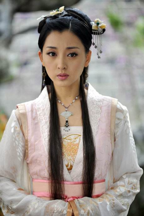 黄小蕾为什么控诉迪士尼？黄小蕾的老公刘磊(黄小蕾与刘磊举办婚礼)