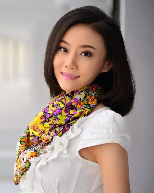 朱虹资料，京剧春草闯堂朱虹(京剧演员朱虹个人资料)