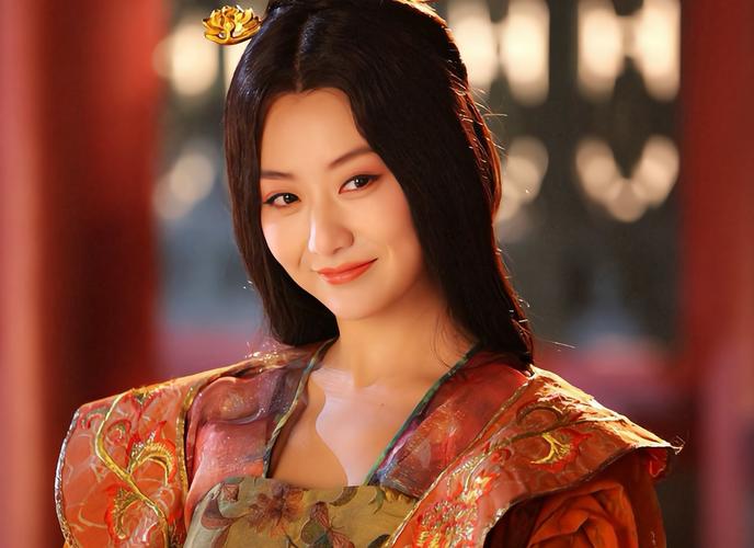 白冰照片,白冰礼服(白冰的照片)