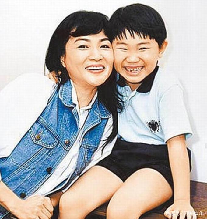 凤飞飞照片,凤飞飞简历个人资料简(凤飞飞是哪里人) 凤飞飞照片,凤飞飞简历个人资料简(凤飞飞是哪里人)