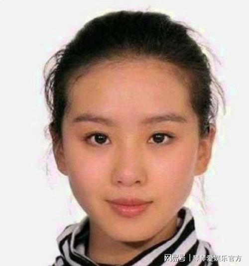 明星的素颜照，女星素颜照(素颜女明星照片)