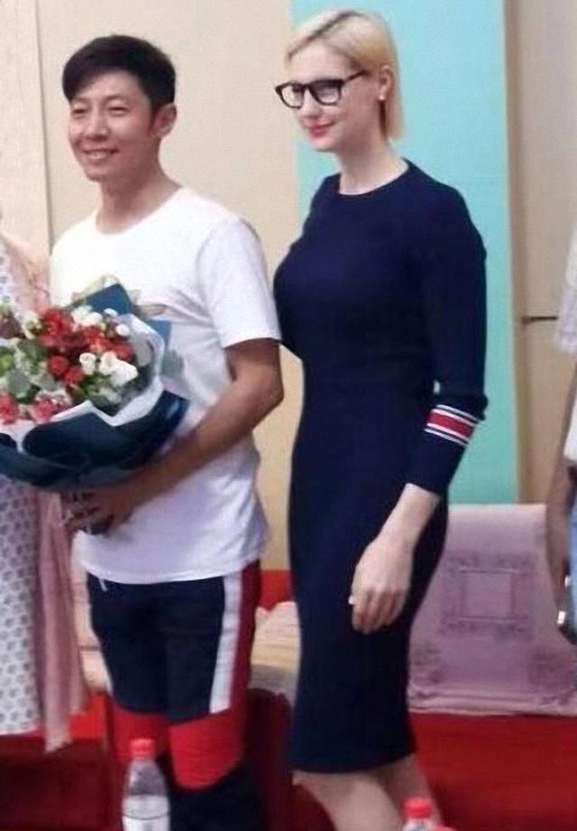 李白撒贝宁的老婆多大,尼格买提婚(撒贝宁婚礼尼格买提)