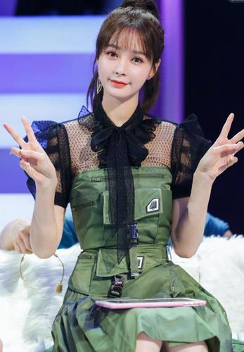 沈梦辰整容,鼻翼外扩图片(沈梦辰整容前后照片) 沈梦辰整容,鼻翼外扩图片(沈梦辰整容前后照片)