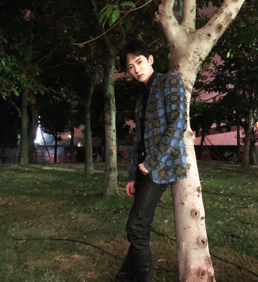 黄新淳喜欢什么类型的女生(黄新淳谈过恋爱吗) 黄新淳喜欢什么类型的女生(黄新淳谈过恋爱吗)