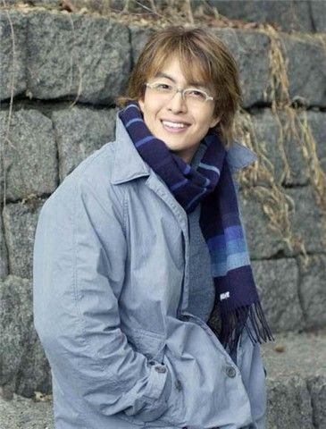 裴勇俊近况，裴勇俊走红(裴勇俊近照)