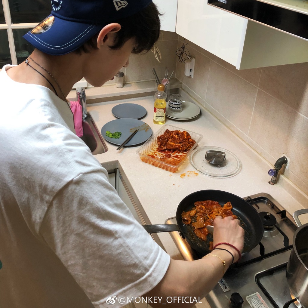 黄新淳喜欢什么类型的女生(黄新淳谈过恋爱吗) 黄新淳喜欢什么类型的女生(黄新淳谈过恋爱吗)