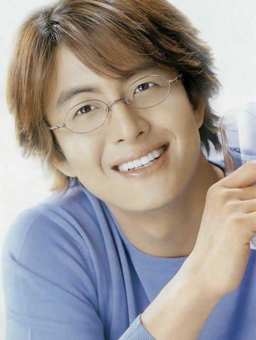 裴勇俊近况，裴勇俊走红(裴勇俊近照)