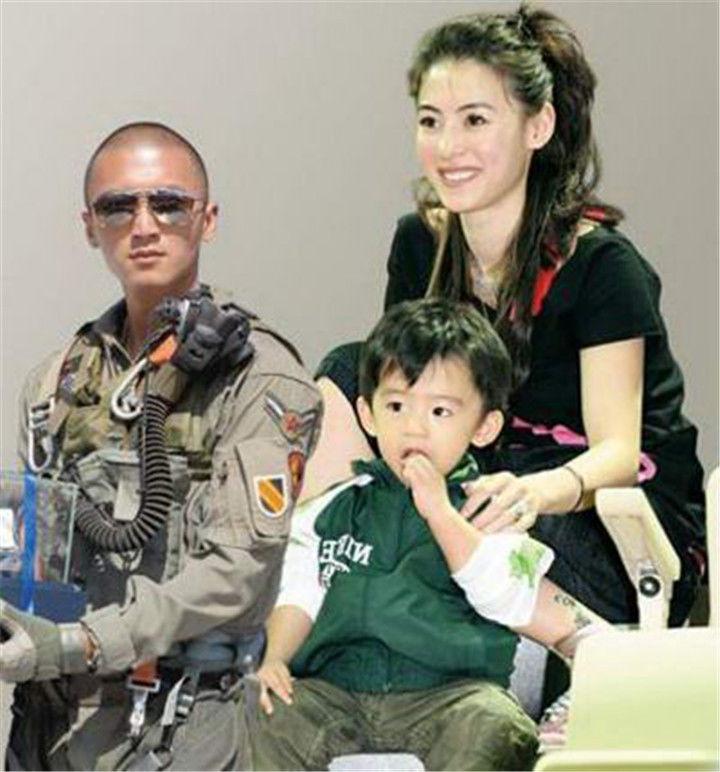 张柏芝第三个娃是谁的，谢霆锋公开(张柏芝三个儿子都是谢霆锋的吗)