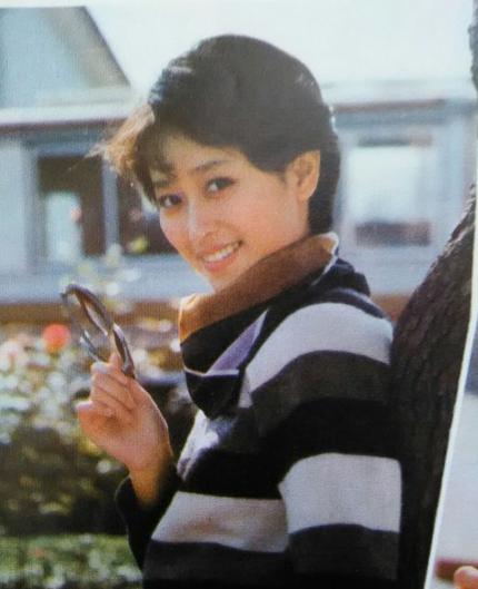 左翎近期照片(左翎和现任老公照片)