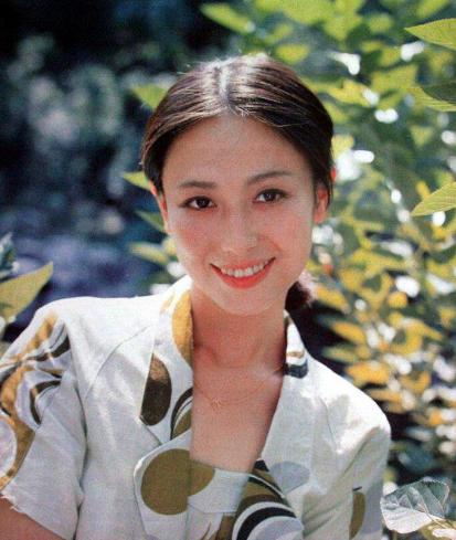 左翎近期照片(左翎和现任老公照片)