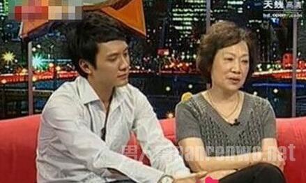 冯绍峰家世简介，冯绍峰打赵丽颖进(冯绍峰家从没看上赵丽颖)