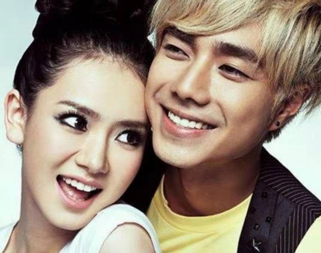 袁成杰戚薇,张智霖打台球