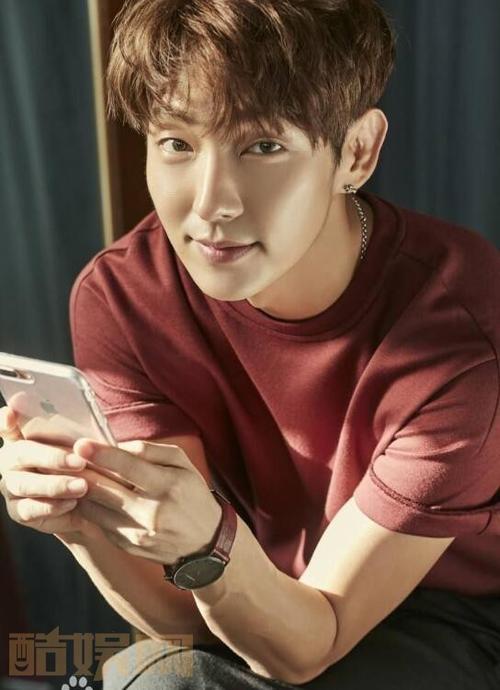 李俊基图片,李准基笑容(李准基合照)