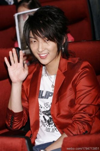 李俊基图片,李准基笑容(李准基合照) 李俊基图片,李准基笑容(李准基合照)