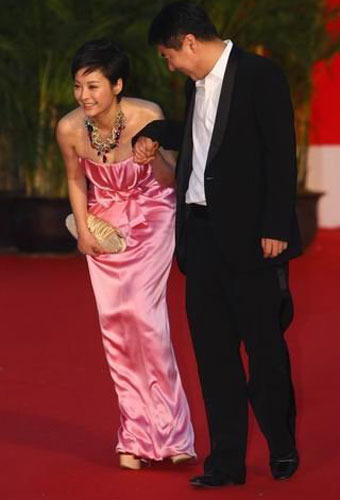 女星走红毯斗艳太凶(胸)猛 女星走红毯斗艳太凶(胸)猛