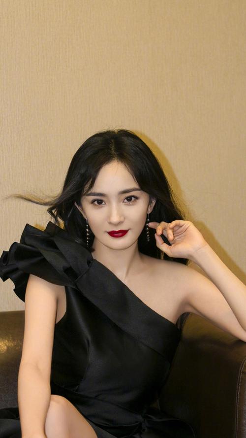 杨幂身价多少，杨幂有钱到什么程度(杨幂现在的身价多少)