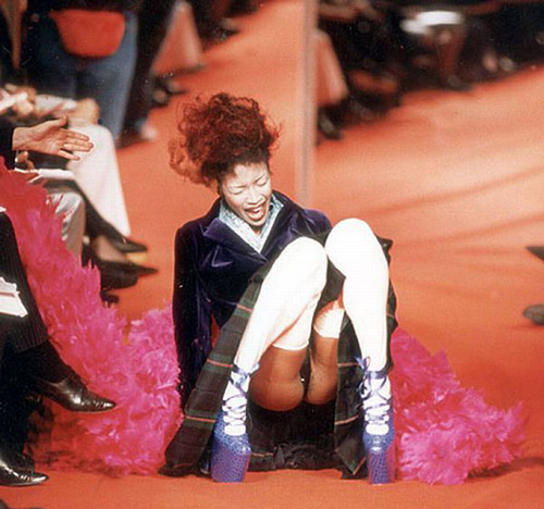 女星走红毯斗艳太凶(胸)猛 女星走红毯斗艳太凶(胸)猛