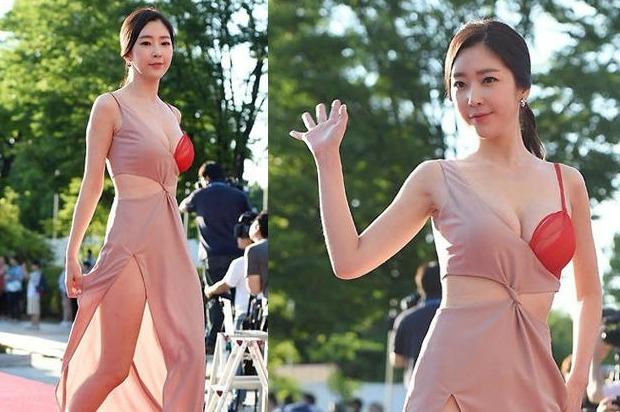 女星走红毯斗艳太凶(胸)猛 女星走红毯斗艳太凶(胸)猛