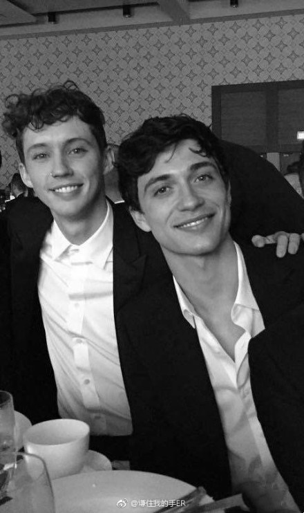 特洛耶.希文是攻还是受(特洛耶·希文) 特洛耶.希文是攻还是受(特洛耶·希文)