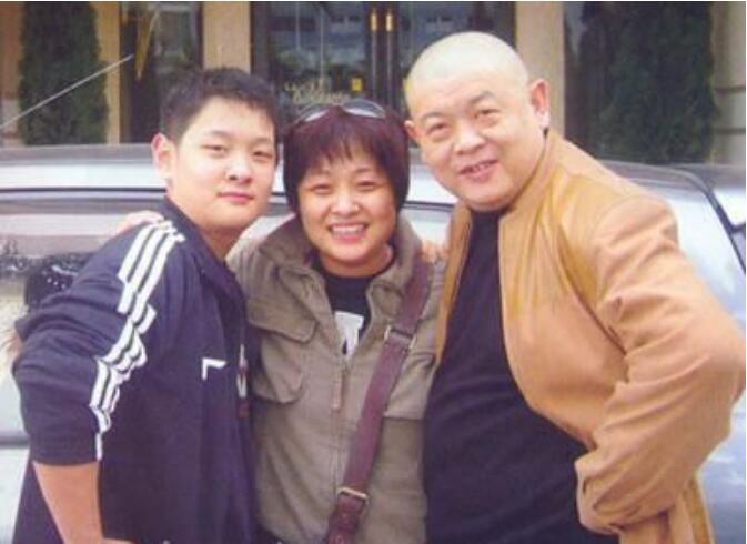 傅彪妻子张秋芳已再婚了?张秋芳和新丈夫照 傅彪妻子张秋芳已再婚了?张秋芳和新丈夫照