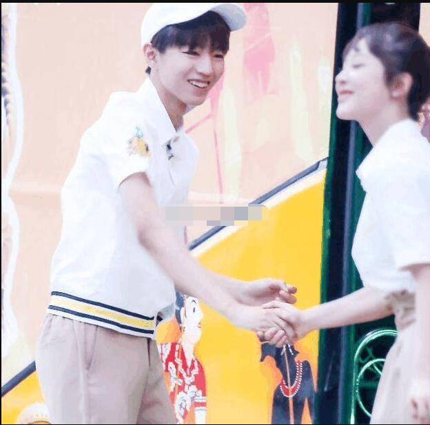 王俊凯对杨紫有点暧昧嘛(王俊凯和杨紫关系)