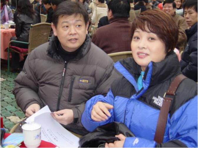 傅彪妻子张秋芳已再婚了?张秋芳和新丈夫照 傅彪妻子张秋芳已再婚了?张秋芳和新丈夫照