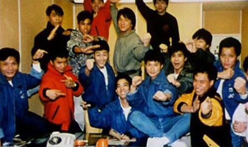 成家班一年收入多少钱？成家班的成员收入高