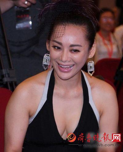 宁静的胸,虞书欣的好大