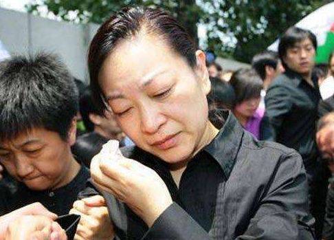 罗京妻子,王军霞三婚也离了(罗京妻子再婚)