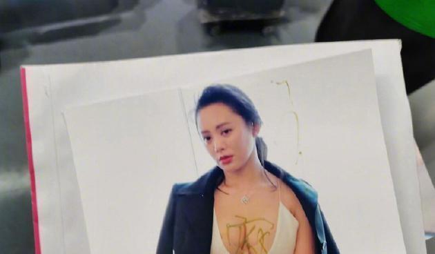 宁静的胸，虞书欣的好大