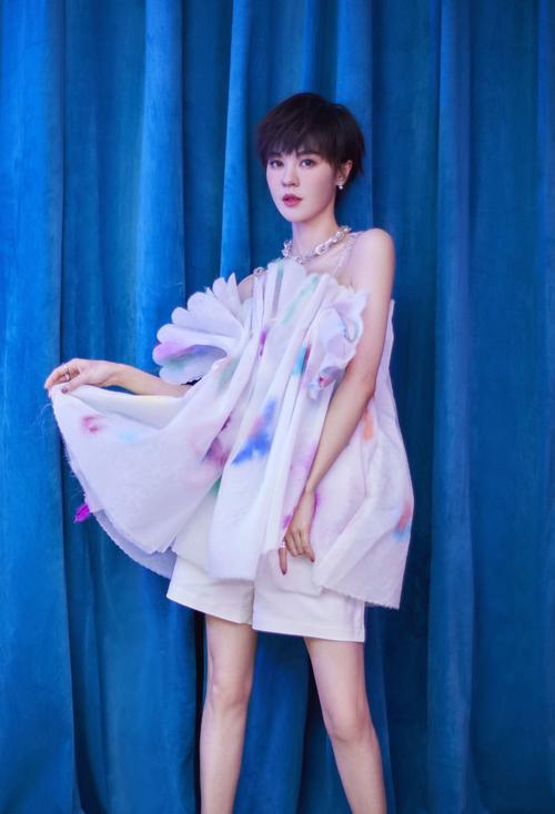 郁可唯照片,李斯丹妮孟佳(孟佳郁可唯合影照片) 郁可唯照片,李斯丹妮孟佳(孟佳郁可唯合影照片)