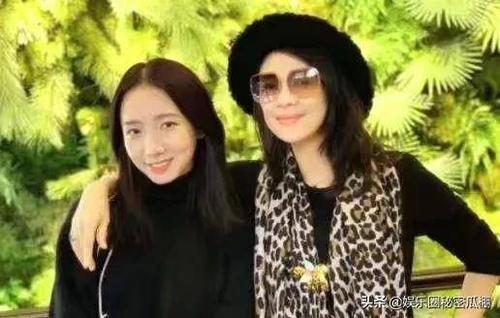 孟美岐章子怡互关，朱正廷取关孟美(孟美岐尴尬)