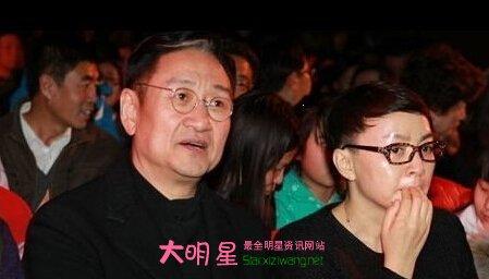 苏小明简历，苏小明时期的歌唱家有(歌手苏小明的年龄)