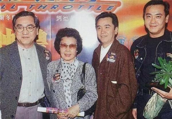 尔冬升秦沛姜大卫为什么不一个姓，(尔冬升秦沛姜大卫姓不一样)