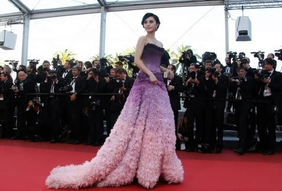 范冰冰走红毯尴尬走光图片(范冰冰最新走红毯被赶) 范冰冰走红毯尴尬走光图片(范冰冰最新走红毯被赶)