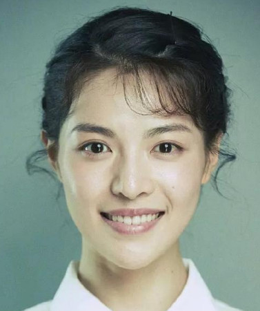 钟楚曦胸围是什么罩杯的？钟楚曦肯定整容了