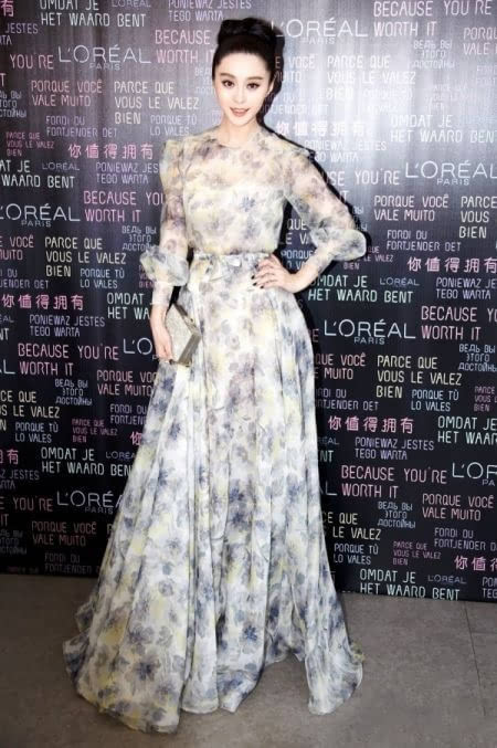 范冰冰走红毯尴尬走光图片(范冰冰最新走红毯被赶) 范冰冰走红毯尴尬走光图片(范冰冰最新走红毯被赶)