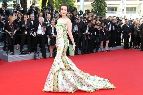 范冰冰走红毯尴尬走光图片(范冰冰最新走红毯被赶) 范冰冰走红毯尴尬走光图片(范冰冰最新走红毯被赶)