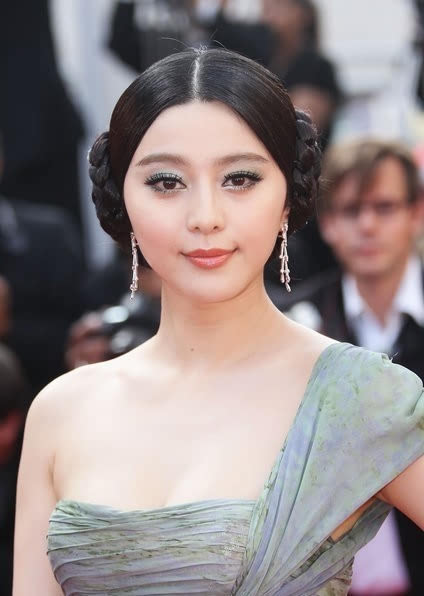 范冰冰走红毯尴尬走光图片(范冰冰最新走红毯被赶) 范冰冰走红毯尴尬走光图片(范冰冰最新走红毯被赶)