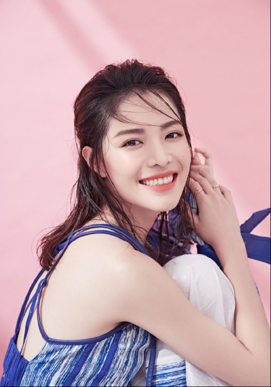 钟楚曦胸围是什么罩杯的?钟楚曦肯定整容了