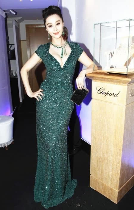 范冰冰走红毯尴尬走光图片(范冰冰最新走红毯被赶) 范冰冰走红毯尴尬走光图片(范冰冰最新走红毯被赶)