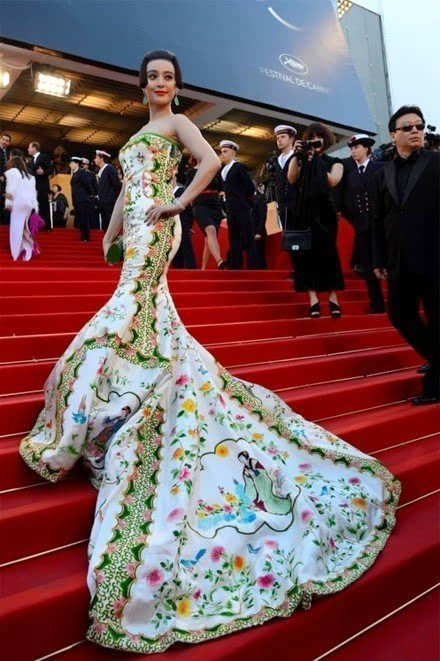 范冰冰走红毯尴尬走光图片(范冰冰最新走红毯被赶) 范冰冰走红毯尴尬走光图片(范冰冰最新走红毯被赶)