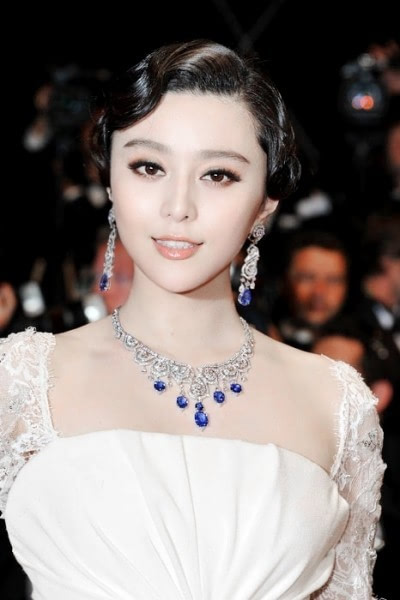 范冰冰走红毯尴尬走光图片(范冰冰最新走红毯被赶) 范冰冰走红毯尴尬走光图片(范冰冰最新走红毯被赶)