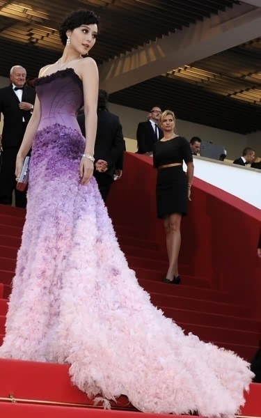 范冰冰走红毯尴尬走光图片(范冰冰最新走红毯被赶) 范冰冰走红毯尴尬走光图片(范冰冰最新走红毯被赶)