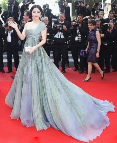 范冰冰走红毯尴尬走光图片(范冰冰最新走红毯被赶) 范冰冰走红毯尴尬走光图片(范冰冰最新走红毯被赶)