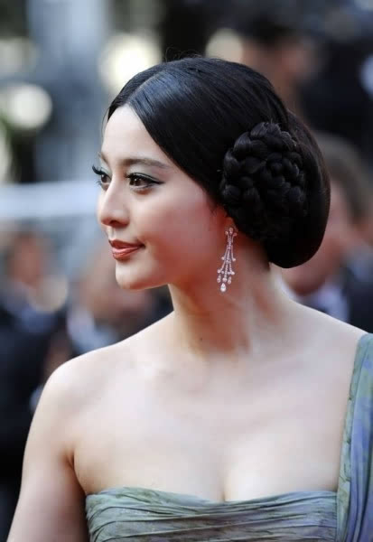 范冰冰走红毯尴尬走光图片(范冰冰最新走红毯被赶) 范冰冰走红毯尴尬走光图片(范冰冰最新走红毯被赶)